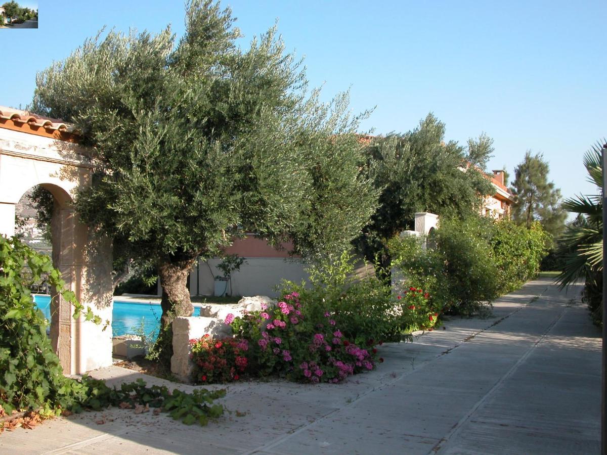 Sprawling Vlilla In Malades Villa Agios Sillas Buitenkant foto