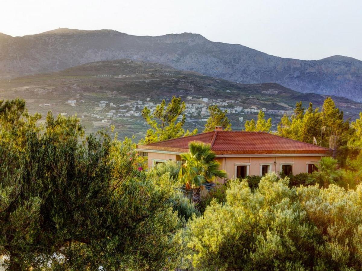 Sprawling Vlilla In Malades Villa Agios Sillas Kamer foto